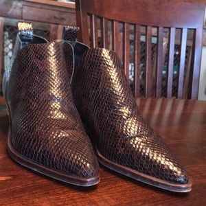 Dolce Vita ankle boots. EUC sz 8.5